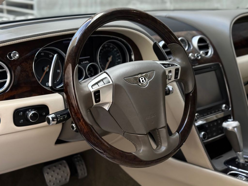 2016 Bentley Flying Spur Image 23
