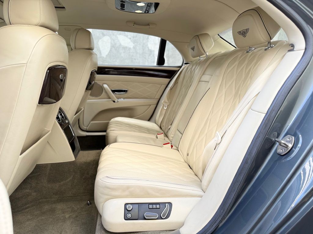 2016 Bentley Flying Spur Image 29