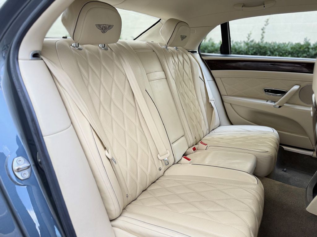 2016 Bentley Flying Spur Image 37