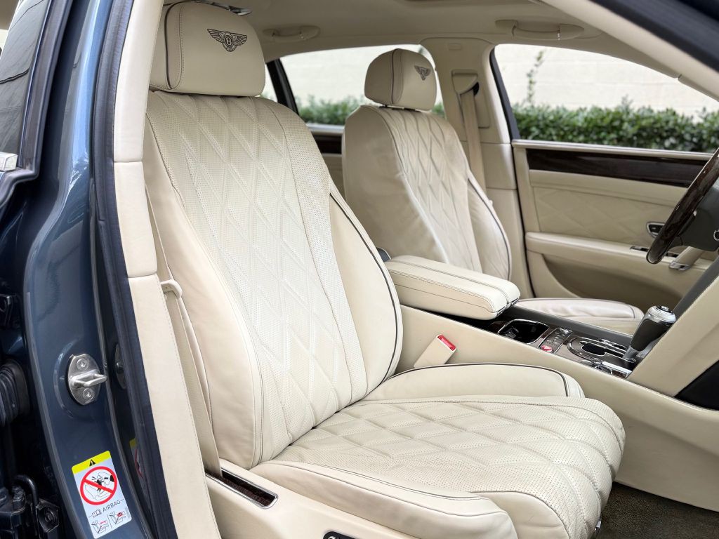 2016 Bentley Flying Spur Image 39