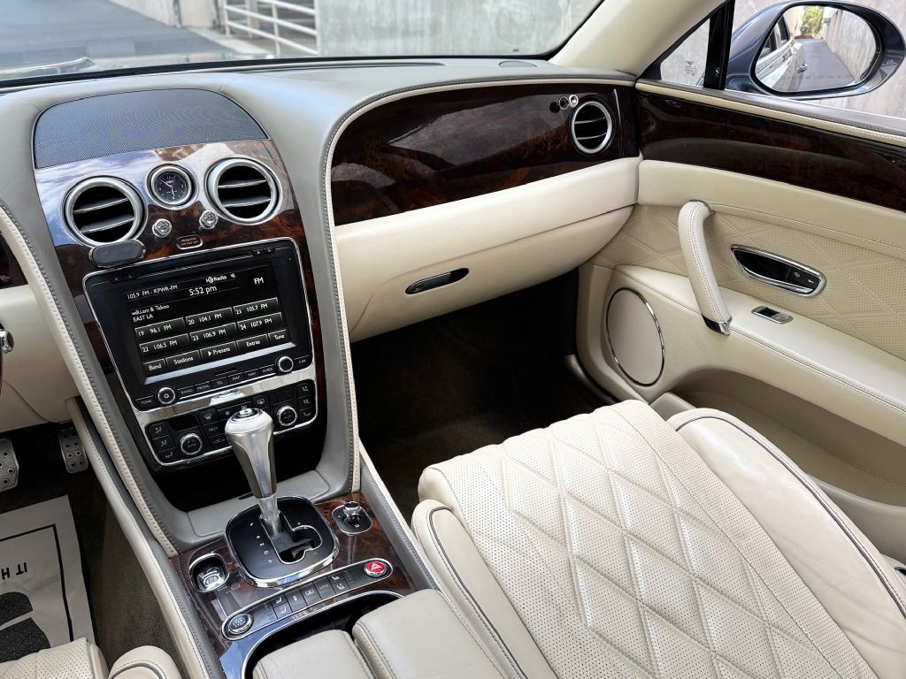 2016 Bentley Flying Spur Image 42
