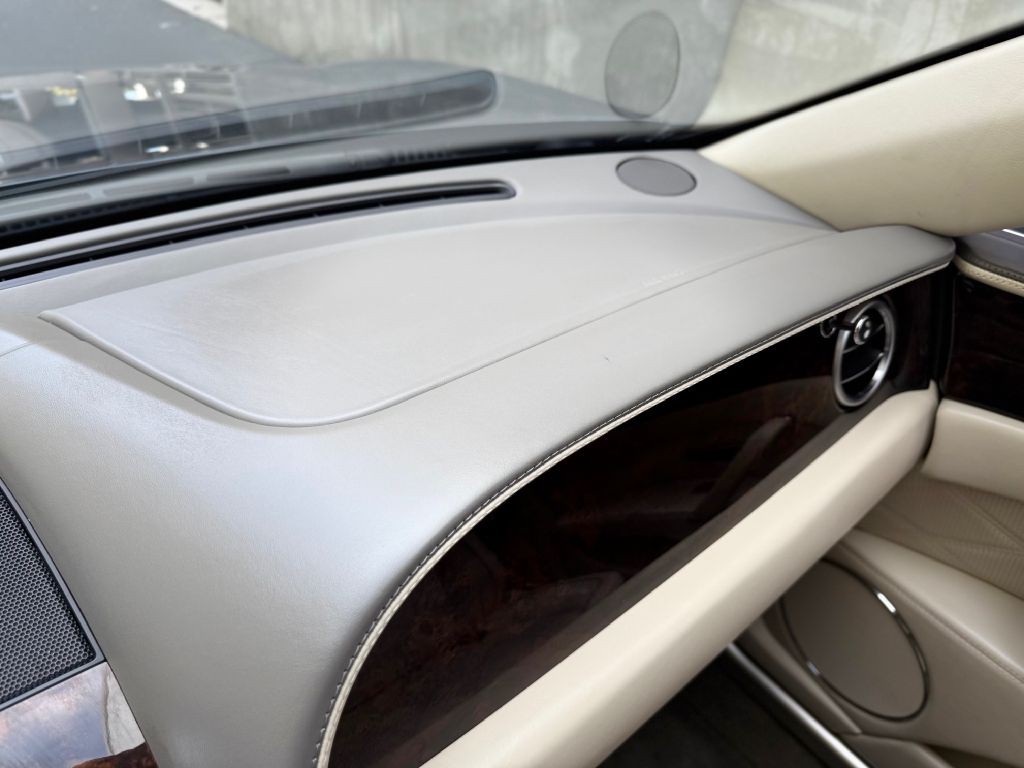 2016 Bentley Flying Spur Image 47