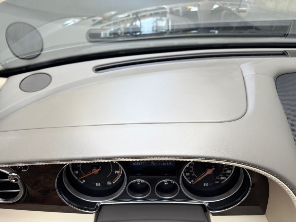 2016 Bentley Flying Spur Image 48
