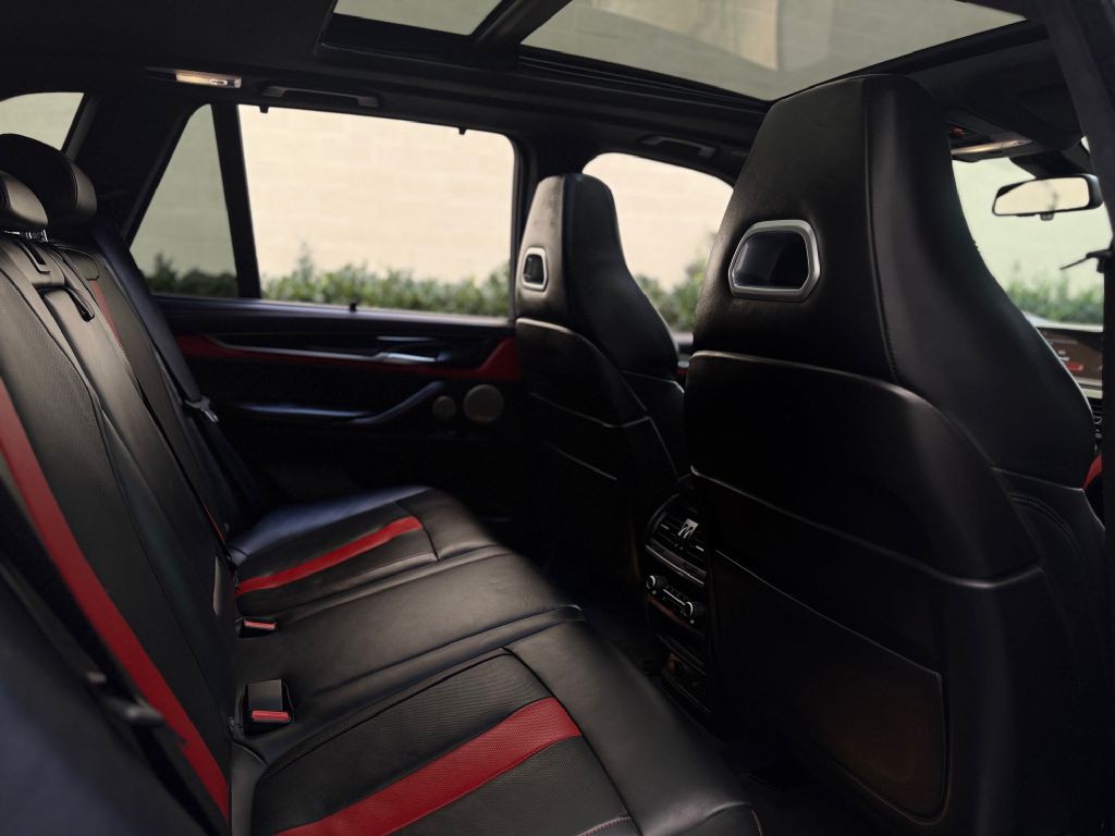 2018 BMW X5 Image 32