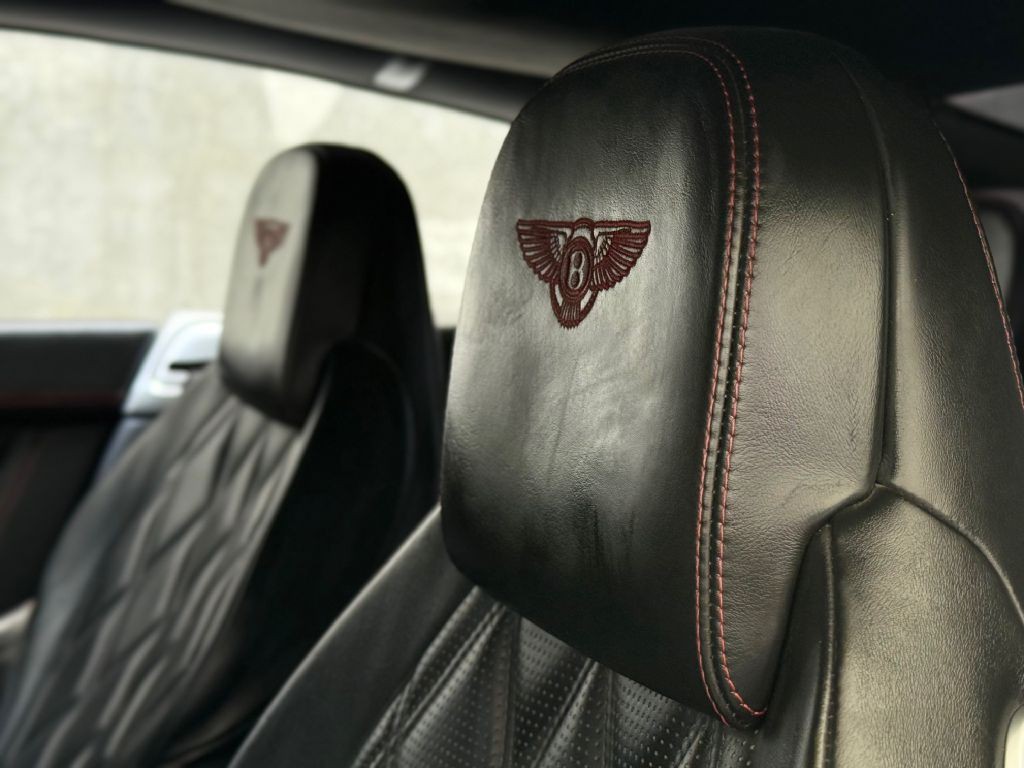 2015 Bentley Continental Image 25