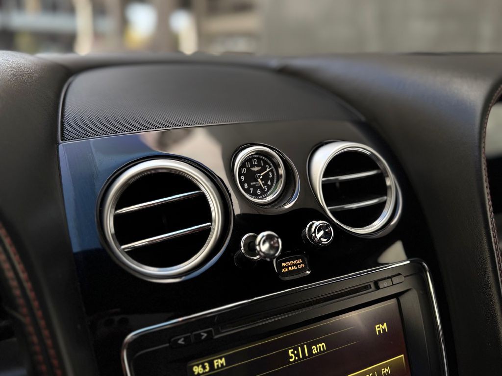 2015 Bentley Continental Image 31