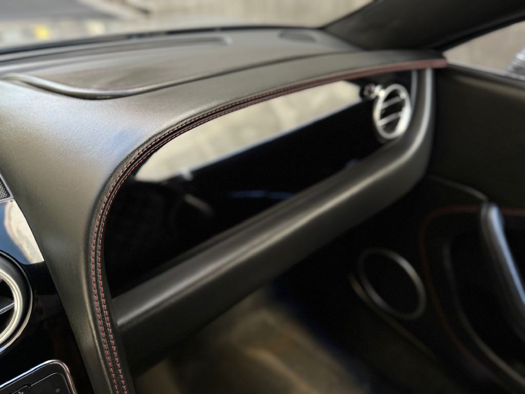 2015 Bentley Continental Image 33