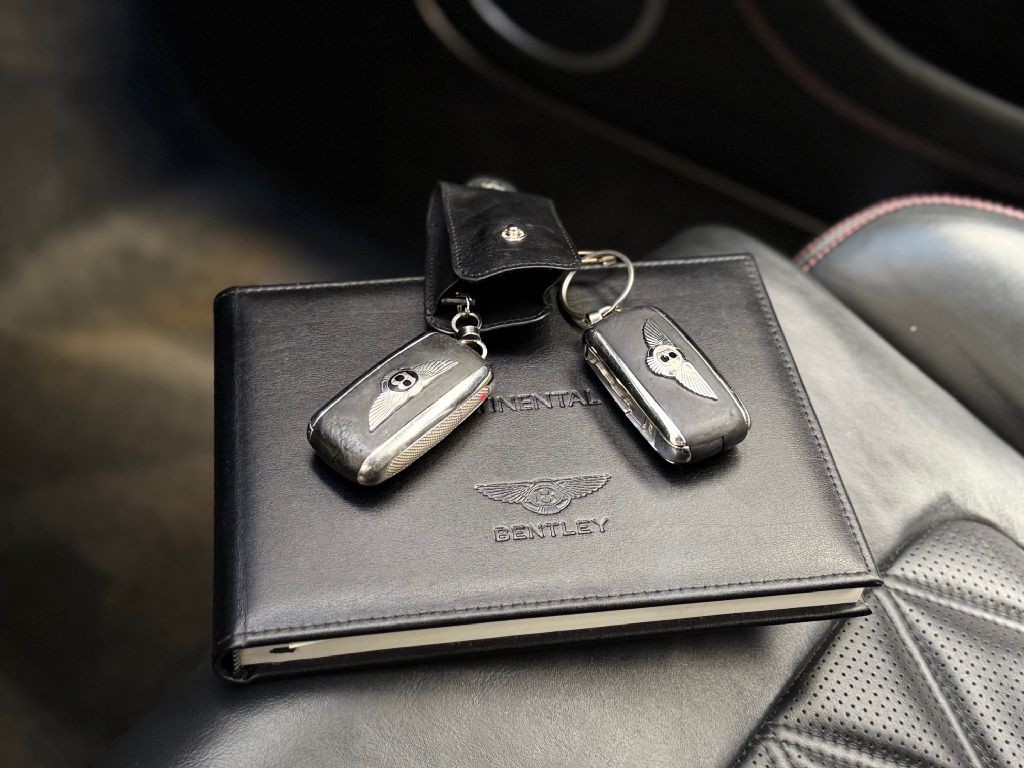 2015 Bentley Continental Image 35