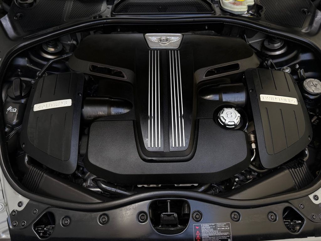 2015 Bentley Continental Image 38