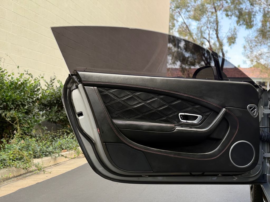 2015 Bentley Continental Image 14