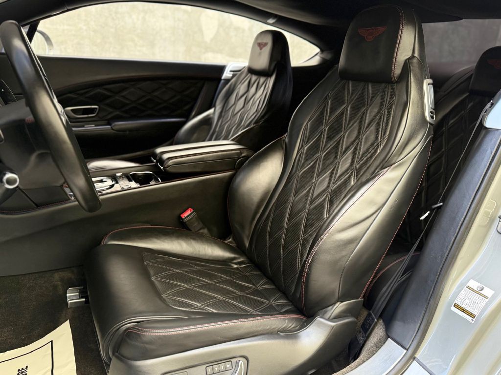 2015 Bentley Continental Image 17