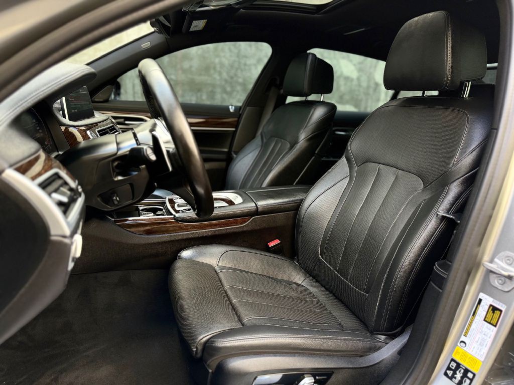 2021 BMW 7 Series Image 22