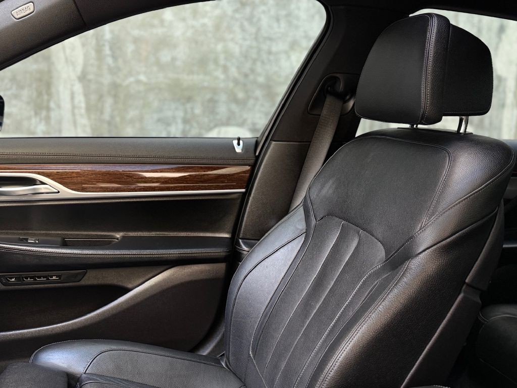 2021 BMW 7 Series Image 23