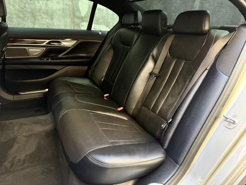 2021 BMW 7 Series Image 29