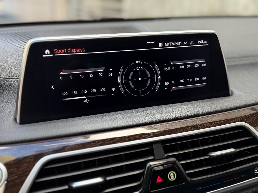 2021 BMW 7 Series Image 36
