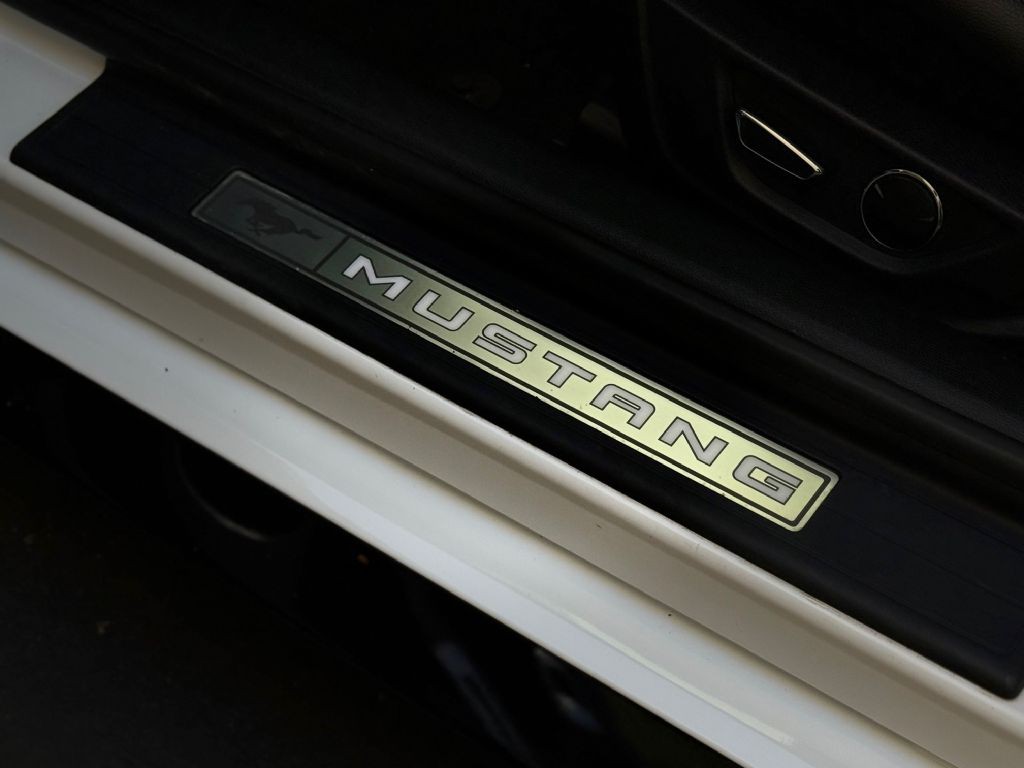 2016 Ford Mustang Image 19