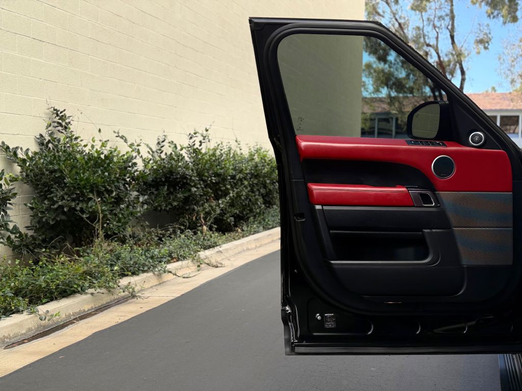 2014 Land Rover Range Rover Sport Image 16