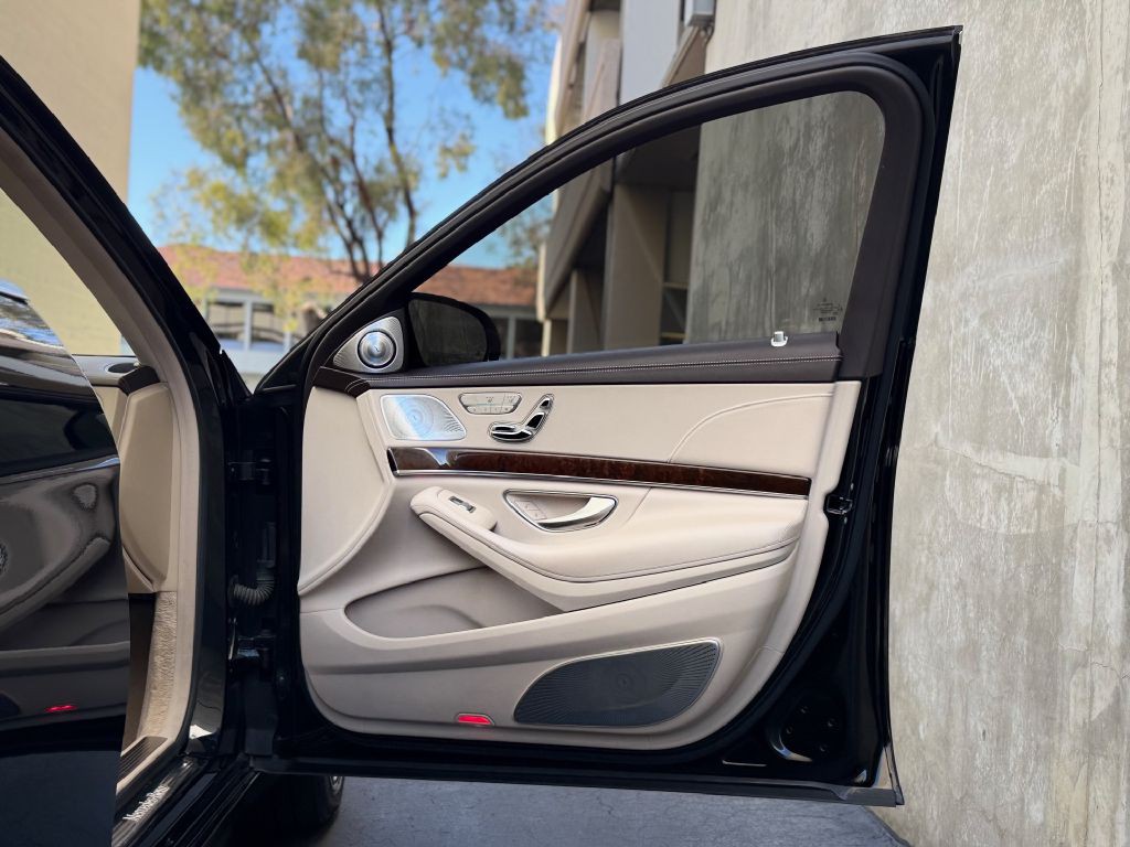2015 Mercedes-Benz S-Class Image 30