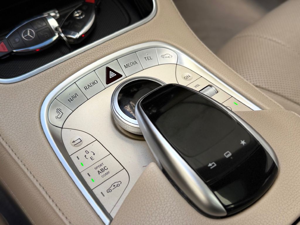 2015 Mercedes-Benz S-Class Image 32
