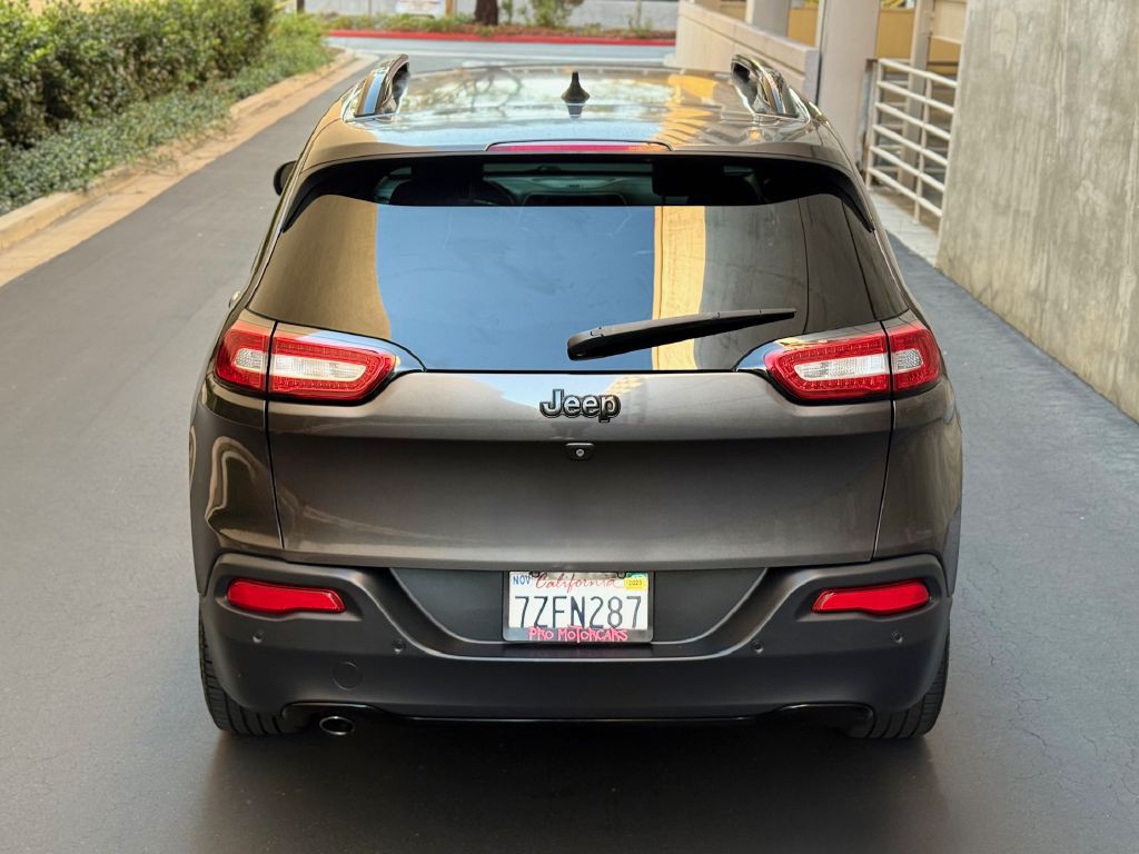 2016 Jeep Cherokee Image 11