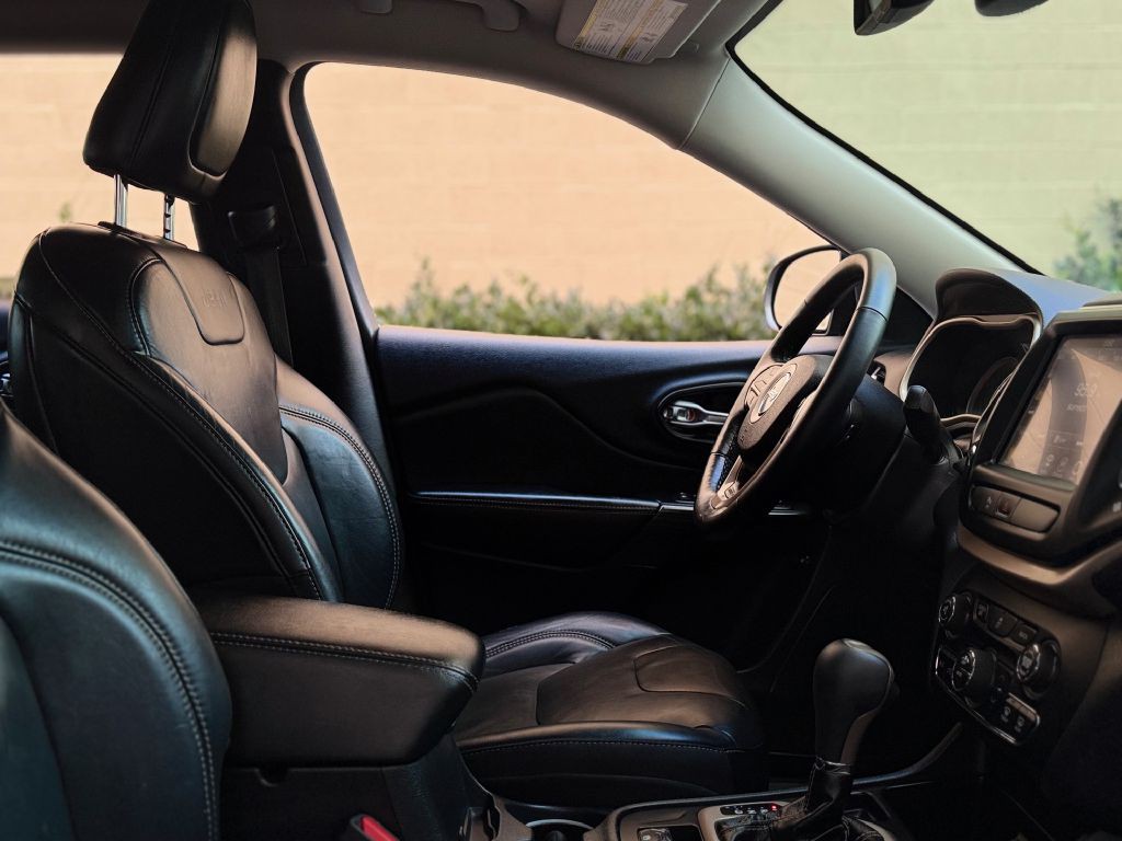 2016 Jeep Cherokee Image 21
