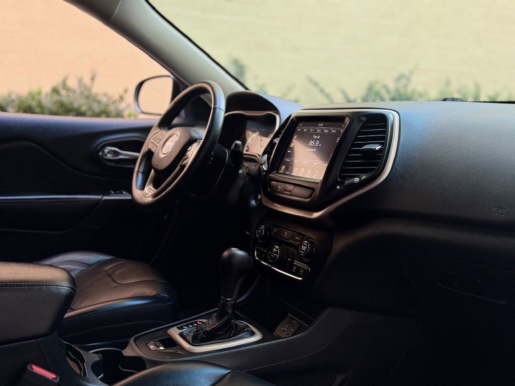 2016 Jeep Cherokee Image 22