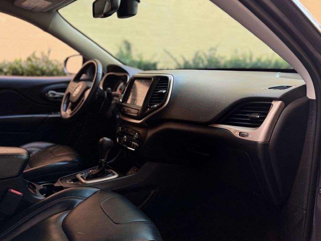 2016 Jeep Cherokee Image 23