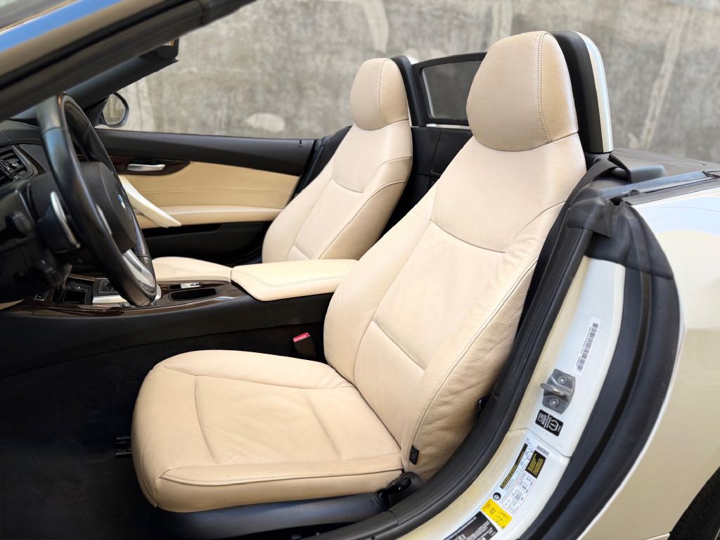 2013 BMW Z4 Image 23
