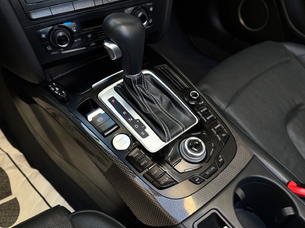 2010 Audi S5 Image 28