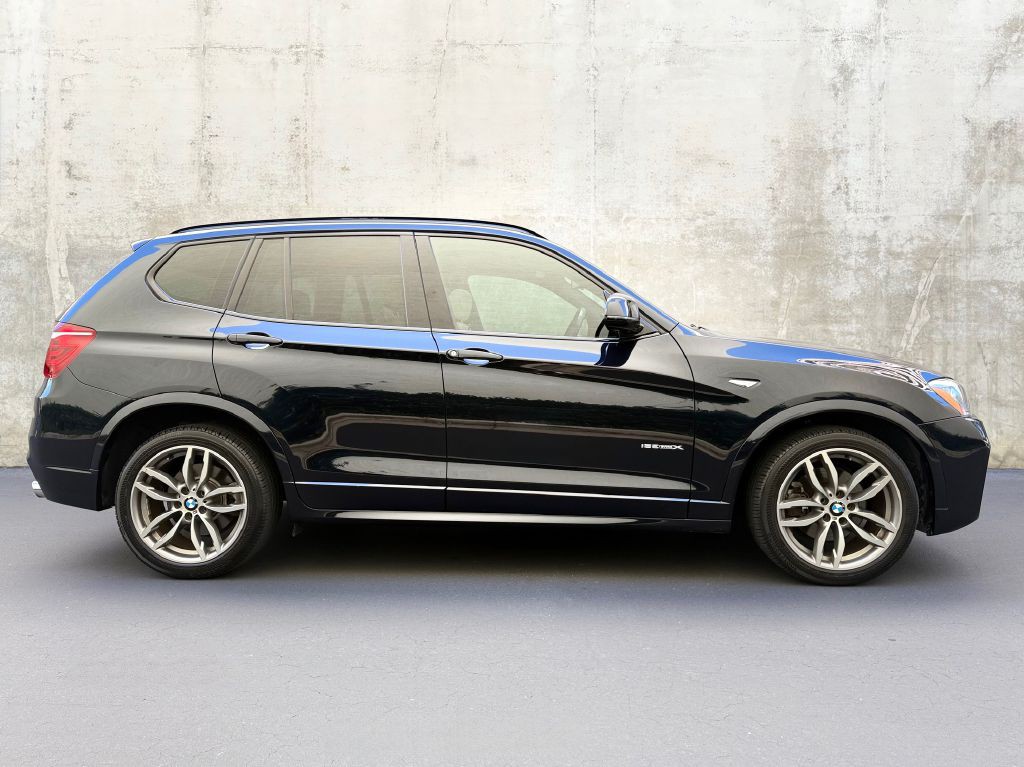 2017 BMW X3 Image 8