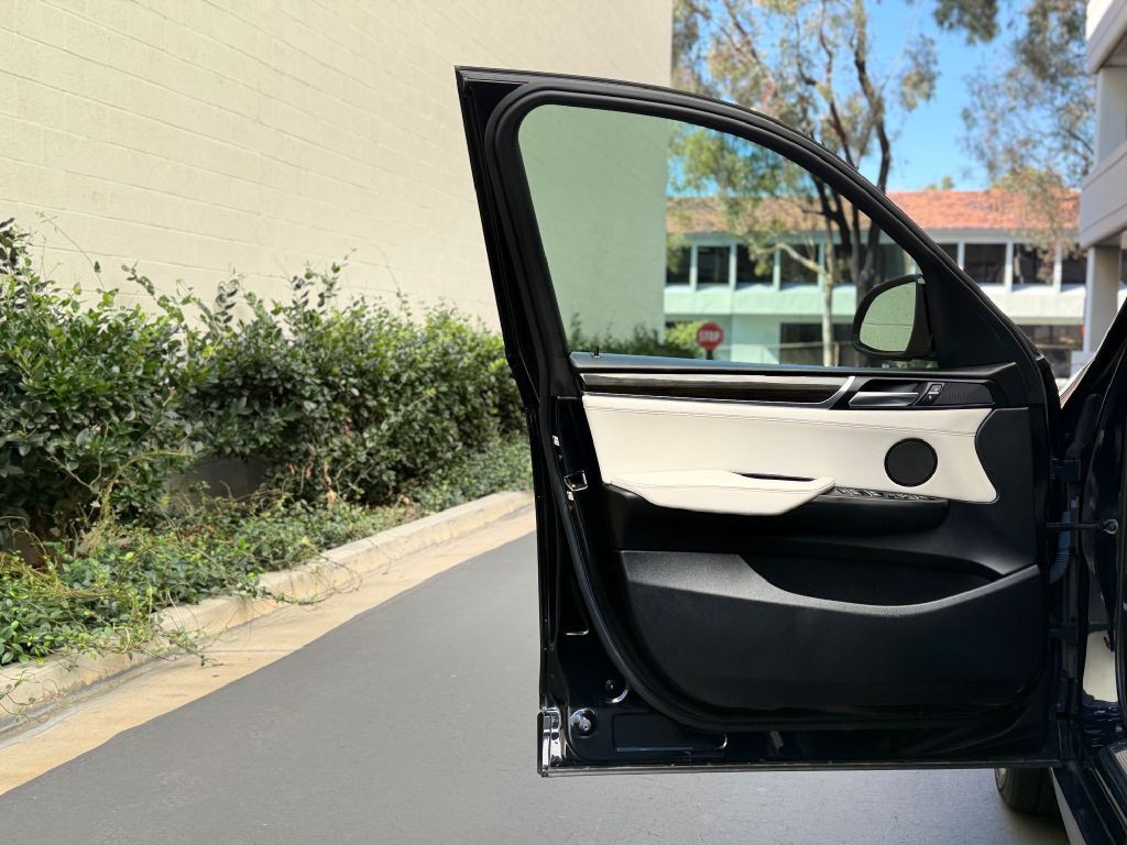 2017 BMW X3 Image 13