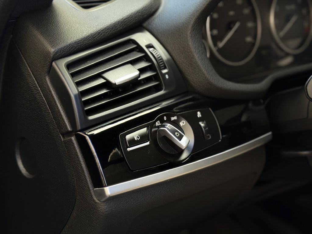 2017 BMW X3 Image 21