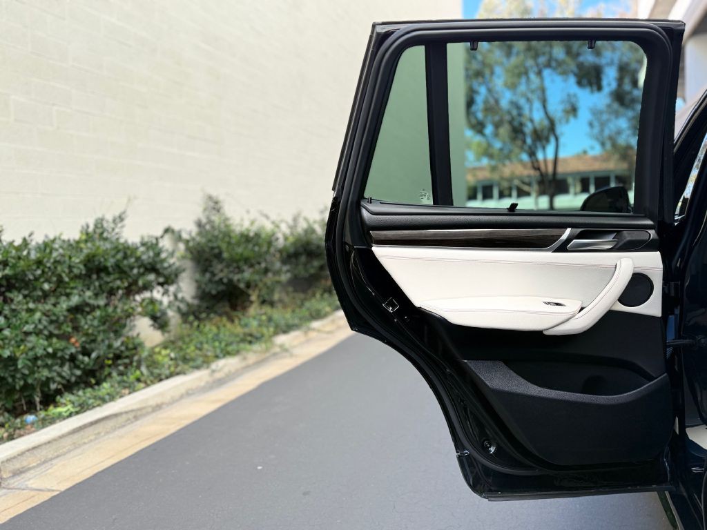 2017 BMW X3 Image 24