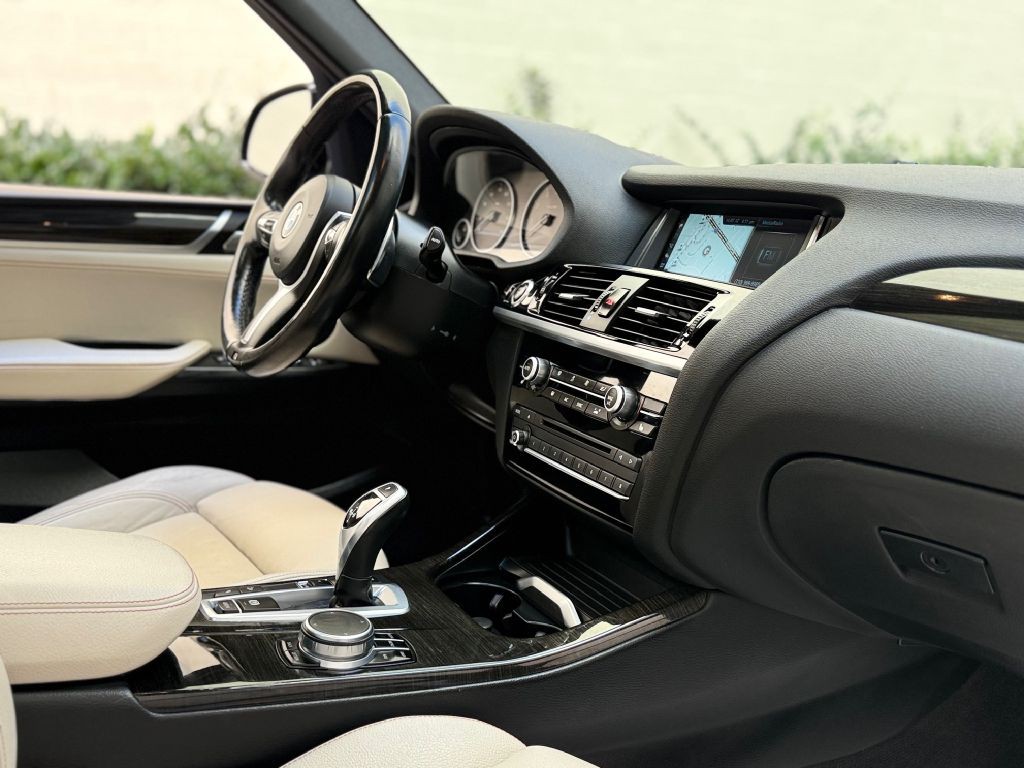 2017 BMW X3 Image 29