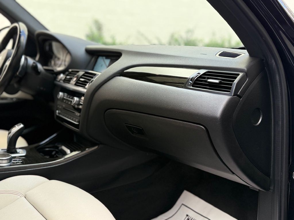 2017 BMW X3 Image 30