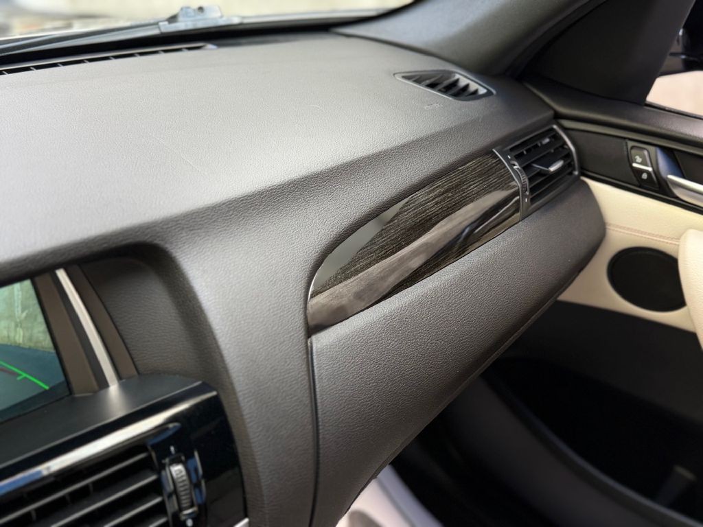2017 BMW X3 Image 36