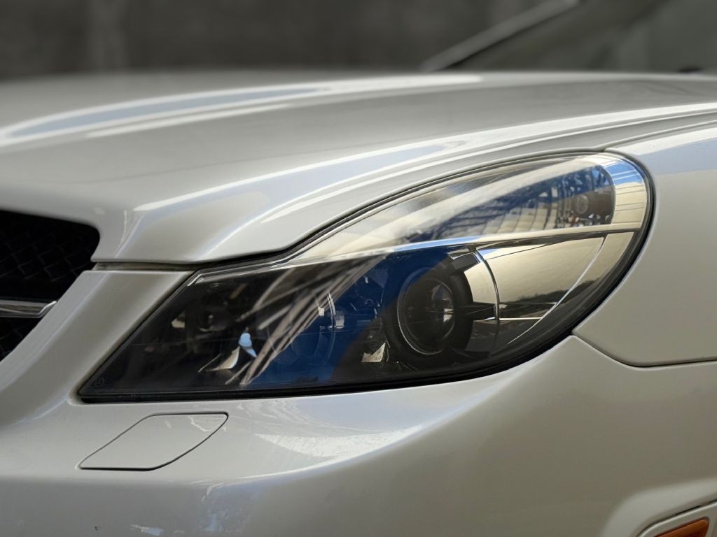 2011 Mercedes-Benz SL-Class Image 11