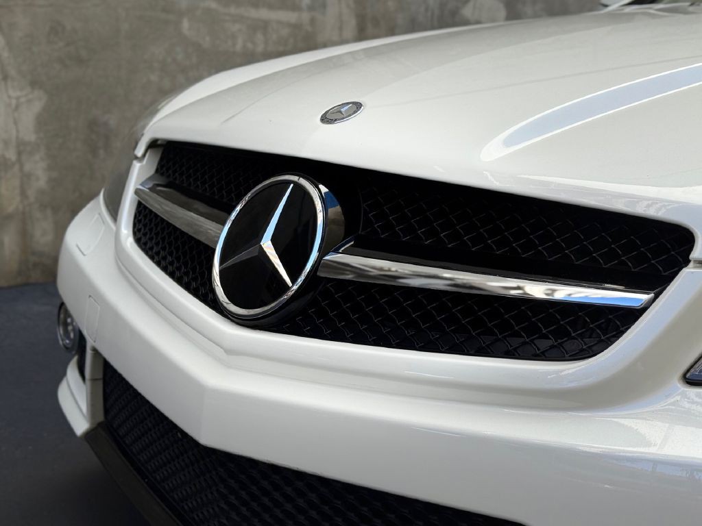 2011 Mercedes-Benz SL-Class Image 13