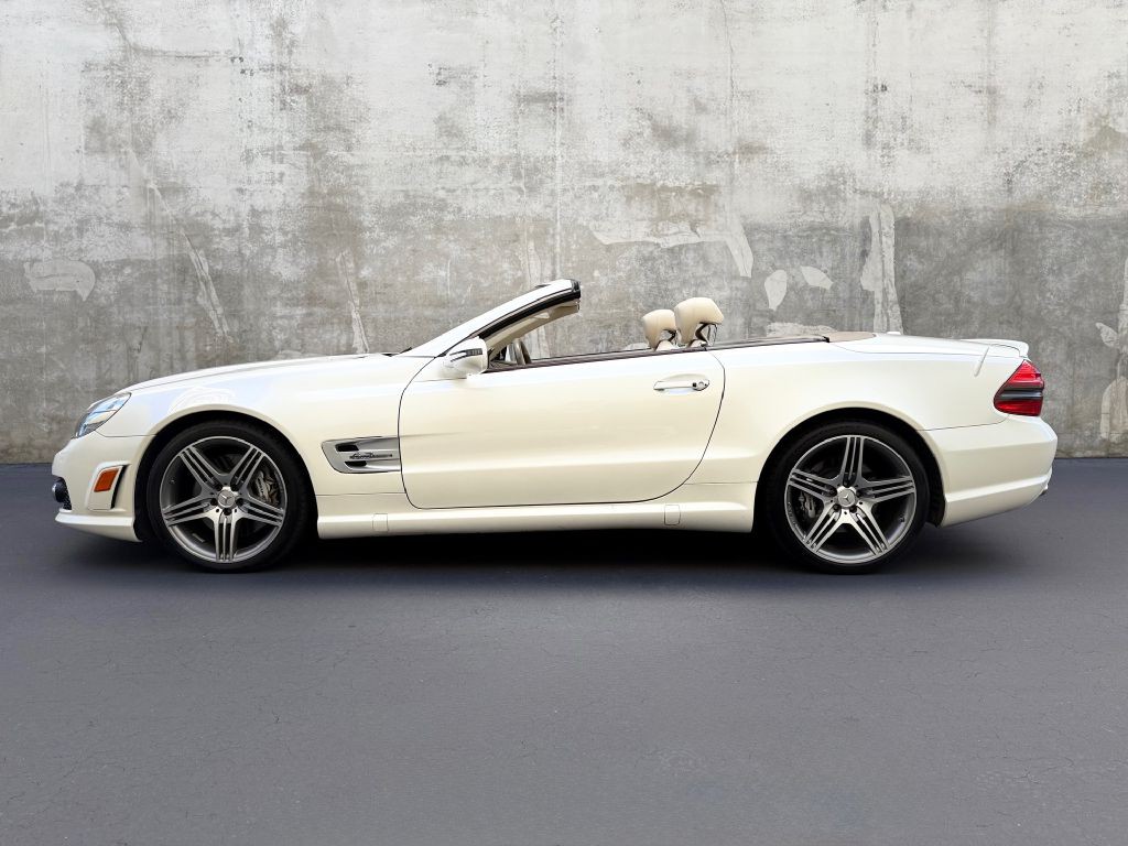 2011 Mercedes-Benz SL-Class Image 15