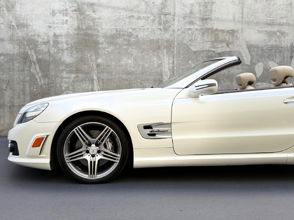 2011 Mercedes-Benz SL-Class Image 18