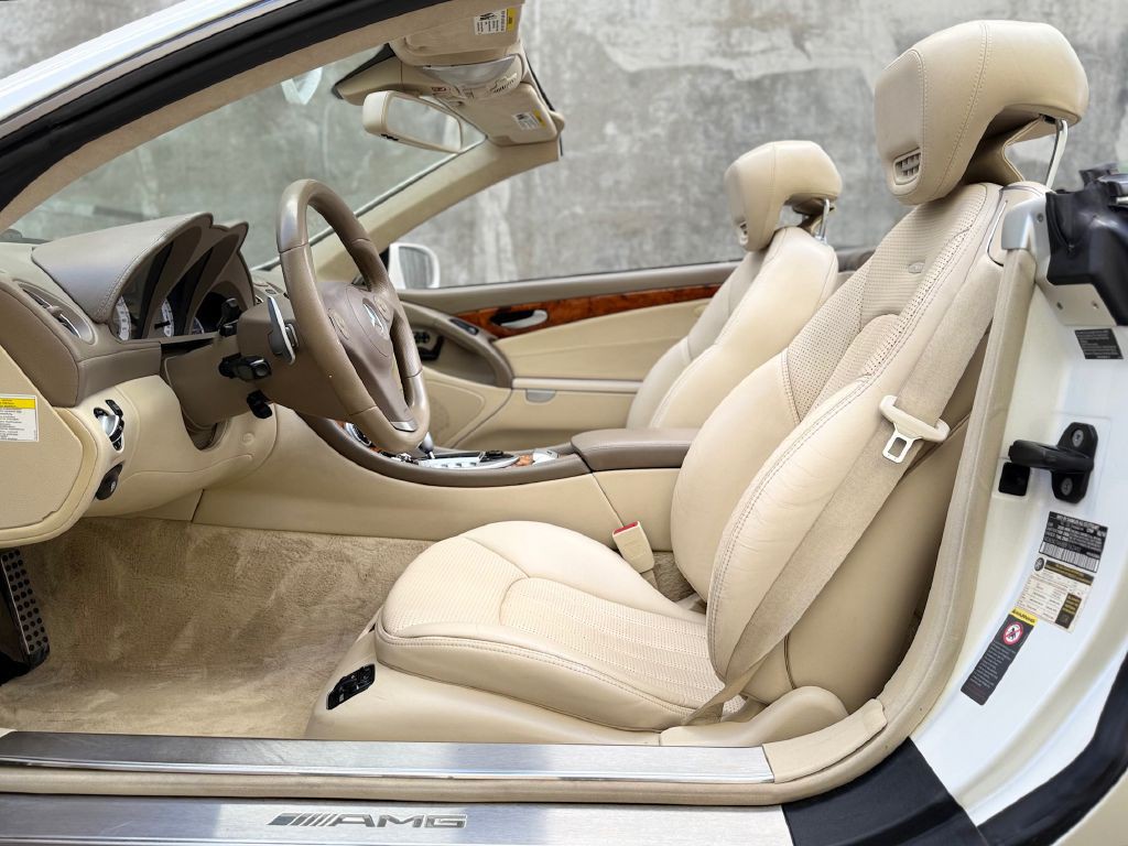 2011 Mercedes-Benz SL-Class Image 29