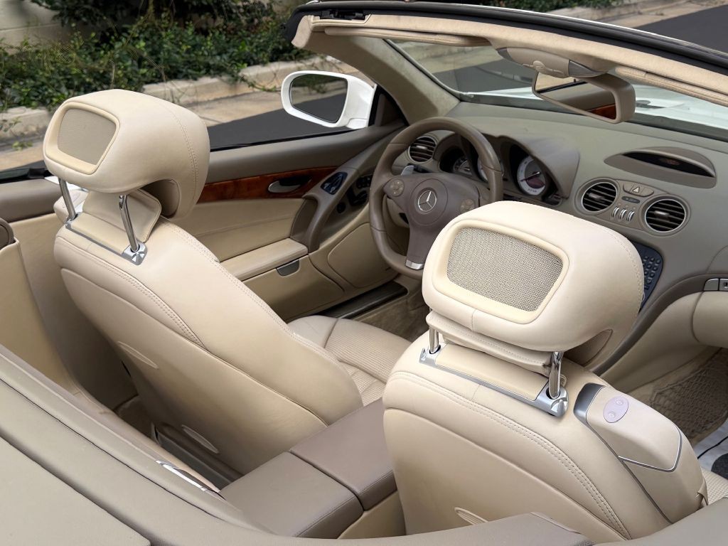 2011 Mercedes-Benz SL-Class Image 37