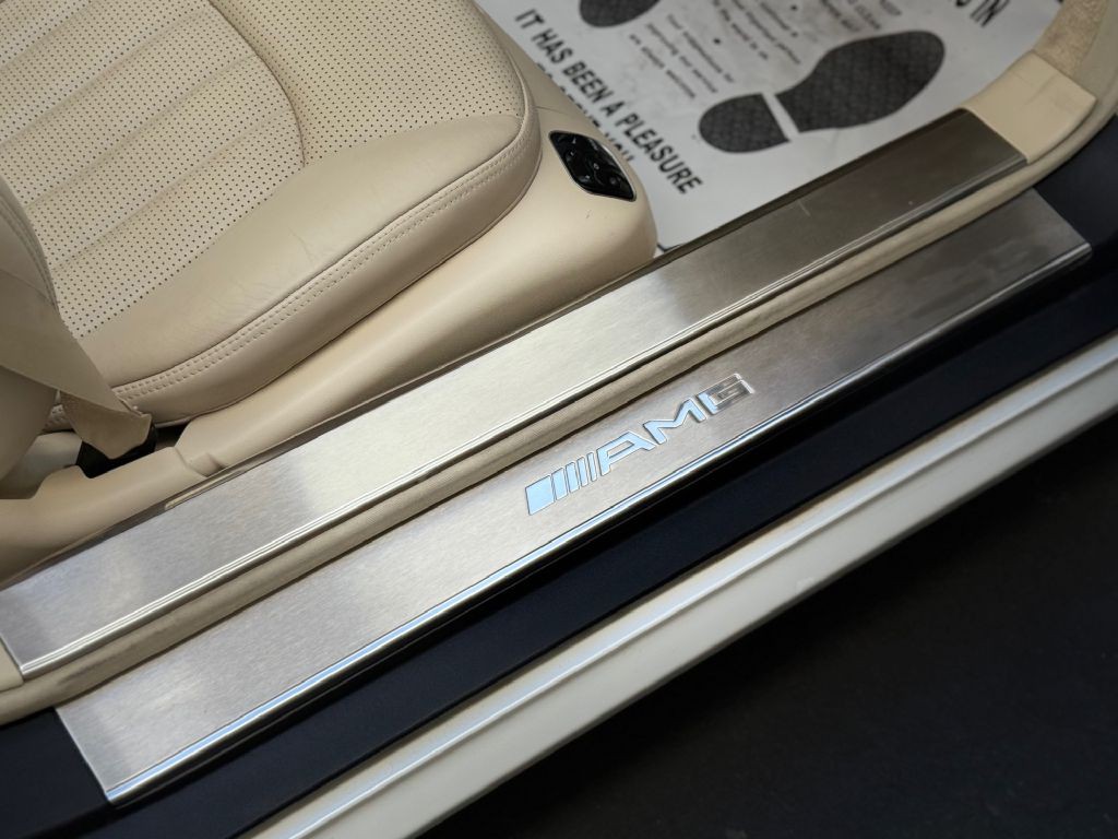 2011 Mercedes-Benz SL-Class Image 41