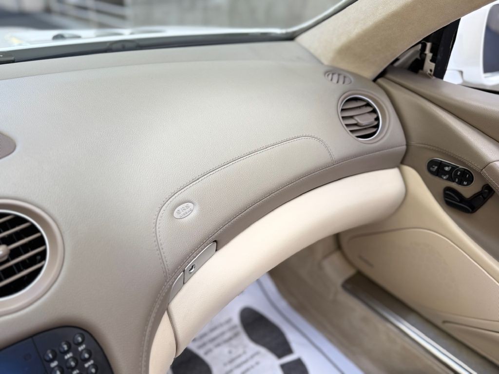2011 Mercedes-Benz SL-Class Image 46