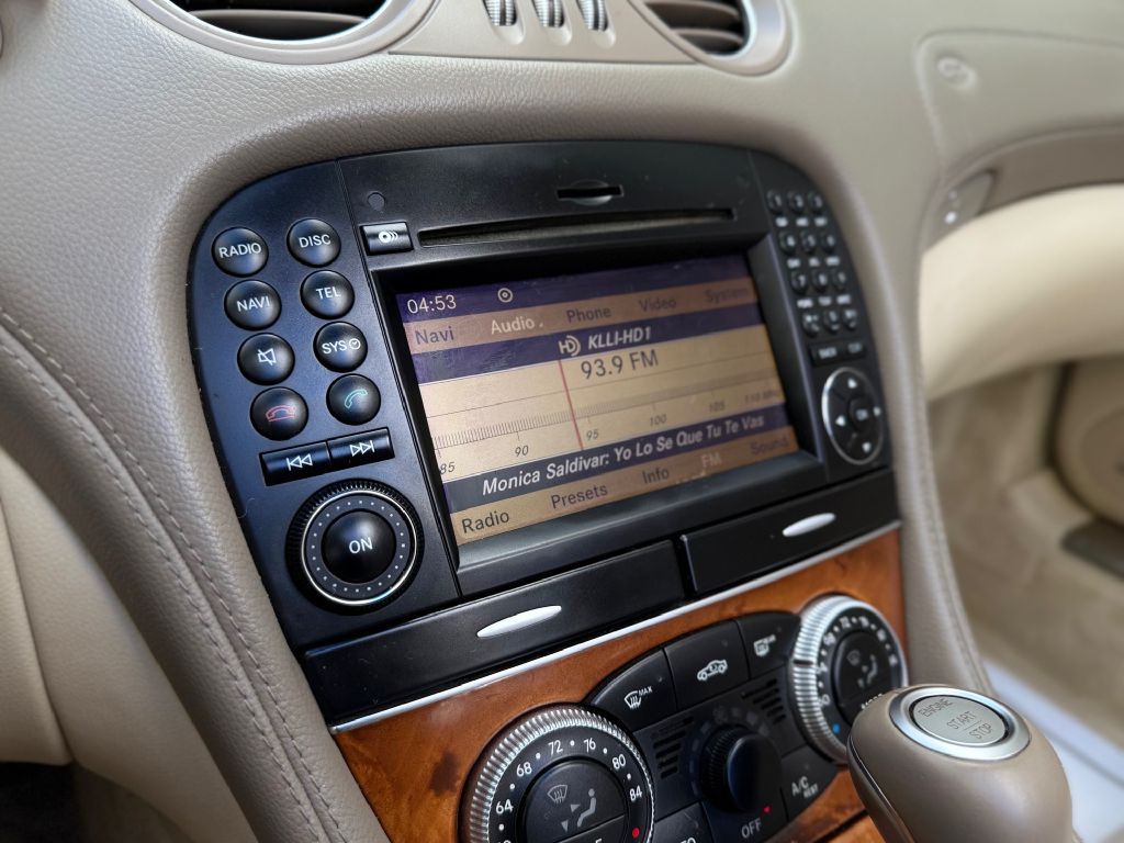 2011 Mercedes-Benz SL-Class Image 48