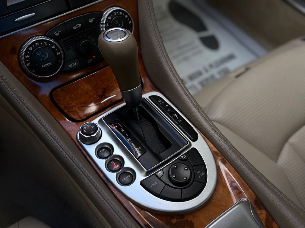 2011 Mercedes-Benz SL-Class Image 50