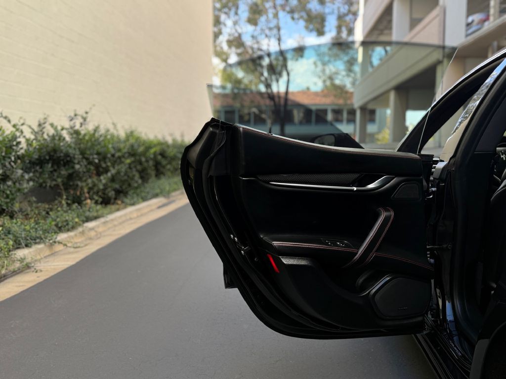 2018 Maserati Ghibli Image 20
