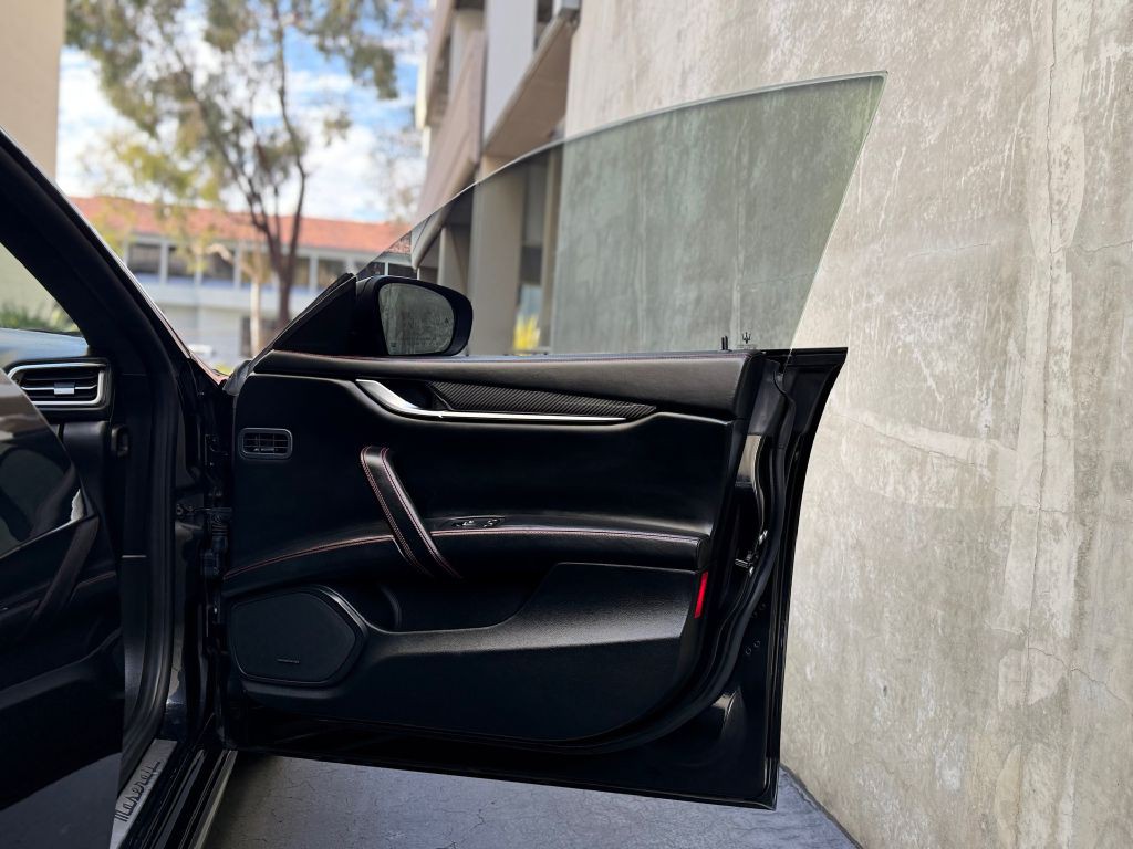 2018 Maserati Ghibli Image 24