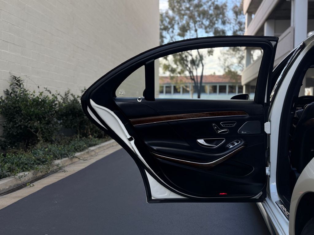 2015 Mercedes-Benz S-Class Image 23