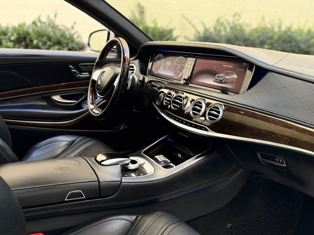 2015 Mercedes-Benz S-Class Image 32